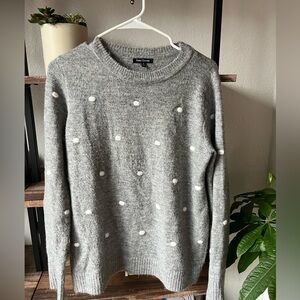 Pink Clover Sweater (L, gray and white)